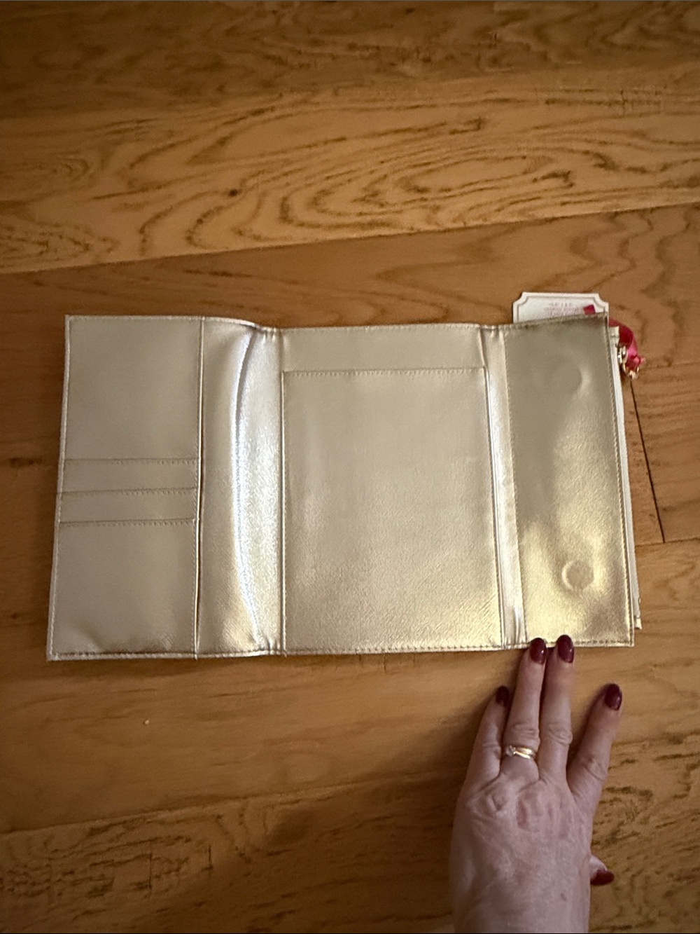 NWT - LILLY PULITZER - Gold Women's Notepad Folio featured in swizzle out - Picture 3 of 4